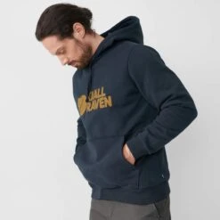 FJÄLLRÄVEN LOGO HOODIE M Herren - Kapuzenpullover -Outdoor Ausrüstungs Geschäft 5638003707 d fjaellraeven logo hoodie m fjaellraeven 24