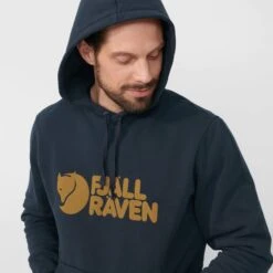 FJÄLLRÄVEN LOGO HOODIE M Herren - Kapuzenpullover -Outdoor Ausrüstungs Geschäft 5638003707 e fjaellraeven logo hoodie m fjaellraeven 24